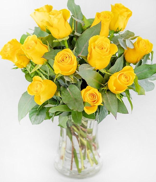 12 Yellow Roses